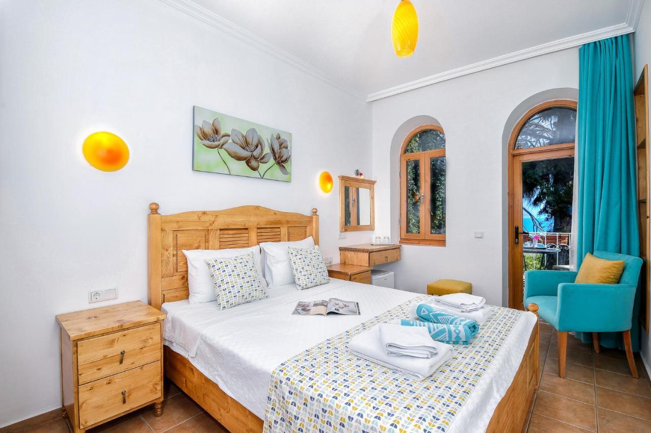 Turkuaz Pansiyon Kaş Exteriör bild