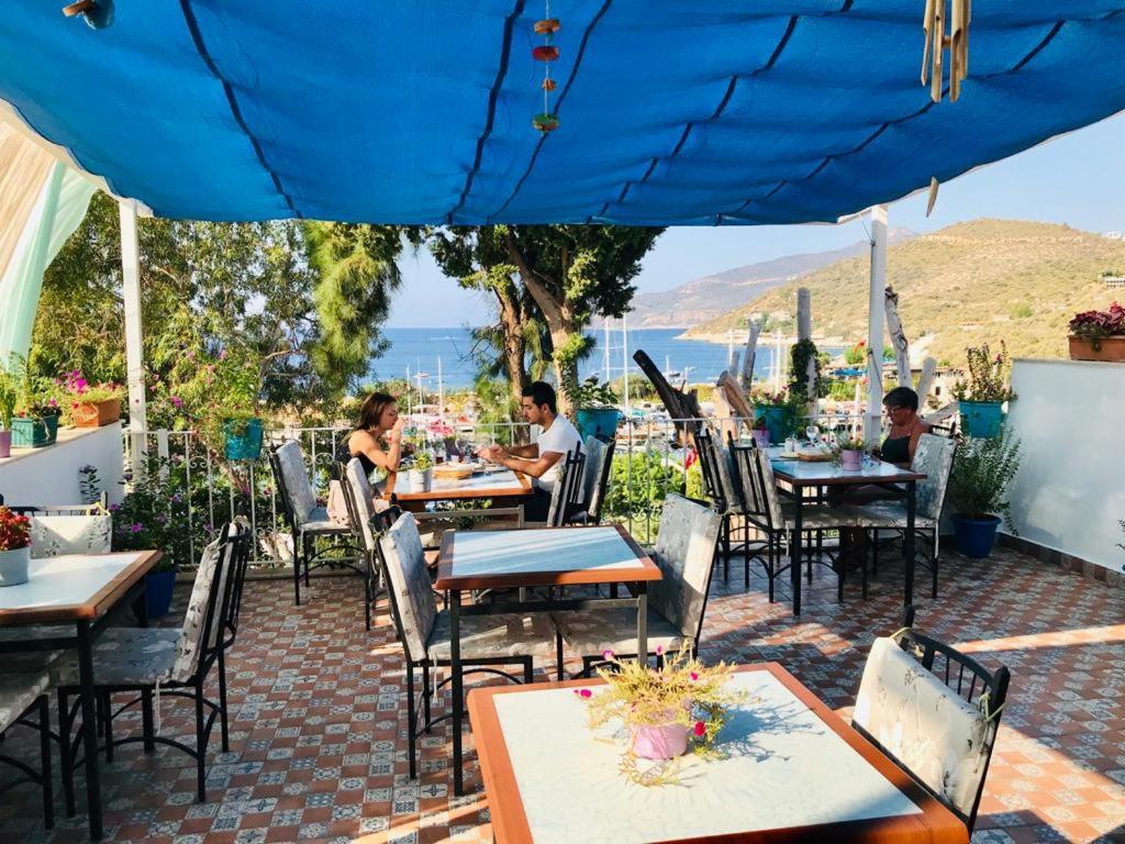 Turkuaz Pansiyon Kaş Exteriör bild
